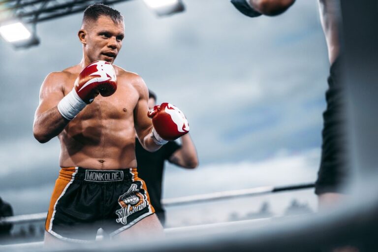 Rafael Fiziev Fighting Style: How the Muay Thai Purist Spun His Way Back