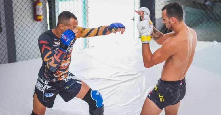 Charles Oliveira Fighting Style: How Do Bronx Became MMA’s Greatest Submission Artist