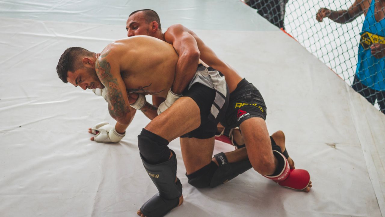 Boxing training and striking combination work