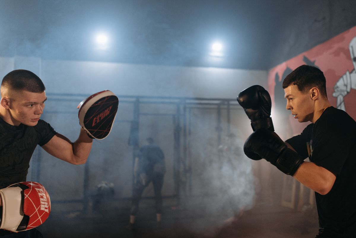 MMA footwork and range control technique