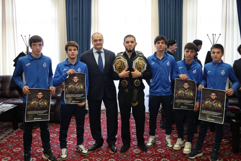 Islam Makhachev with Dagestan youth athletes