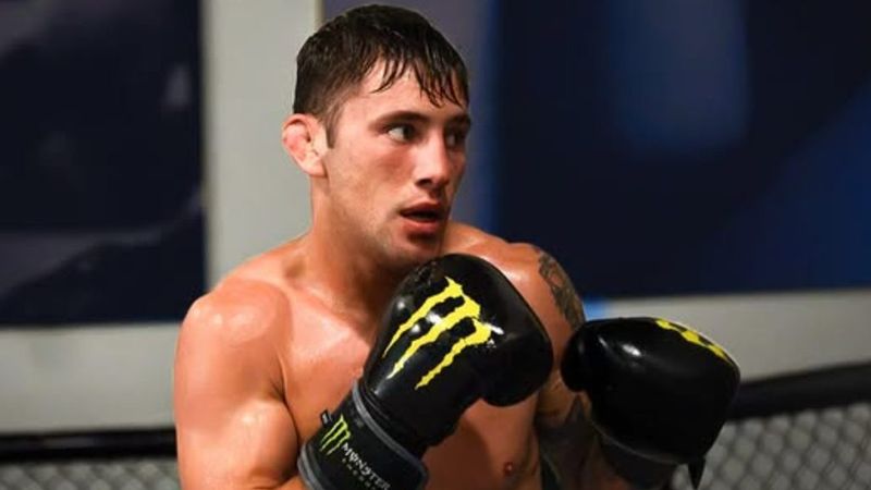 Esteban Ribovics in fighting stance ahead of his UFC 332 lightweight bout against King Green
